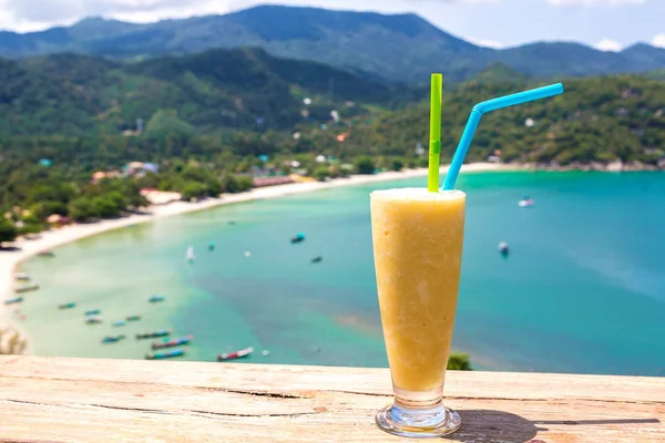Taze organik mango sallamak restoranında Ao tanga Nai Pan Noi Beach Koh Samui Adası, Tayland bir yaz günü