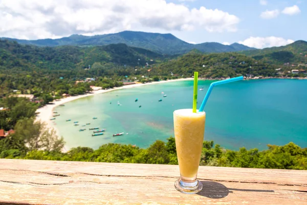 Taze organik mango sallamak restoranında Ao tanga Nai Pan Noi Beach Koh Samui Adası, Tayland bir yaz günü