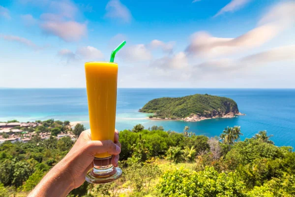 Taze organik Mango sallamak Restoran Koh Samui Adası, Tayland bir yaz günü