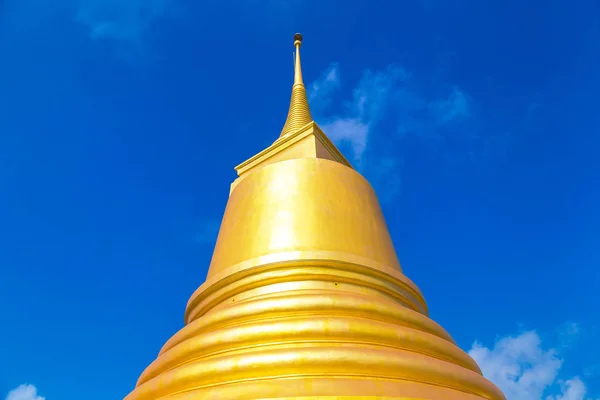 Gyllene Stupa Khao Hua Chuk Tempel Koh Samui Thailand Sommardag — Stockfoto