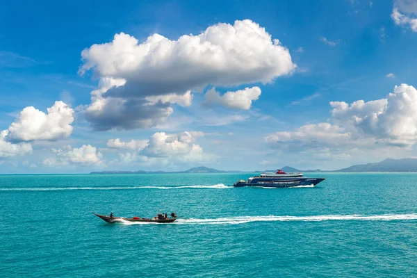 Koh Samui Adası, Tayland bir yaz günü feribot