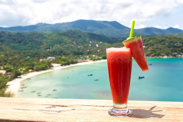 Taze organik karpuz sallamak restoranında Ao tanga Nai Pan Noi Beach Koh Samui Adası, Tayland bir yaz günü