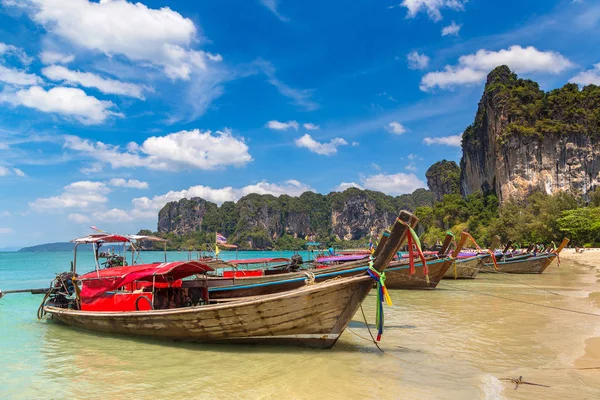 Hagyományos Hosszú Farok Hajót Railay Part Krabi Thaiföld Egy Nyári — Stock Fotó