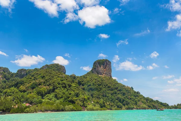 Ao Phra Nang Beach, Krabi, Tayland bir yaz günü