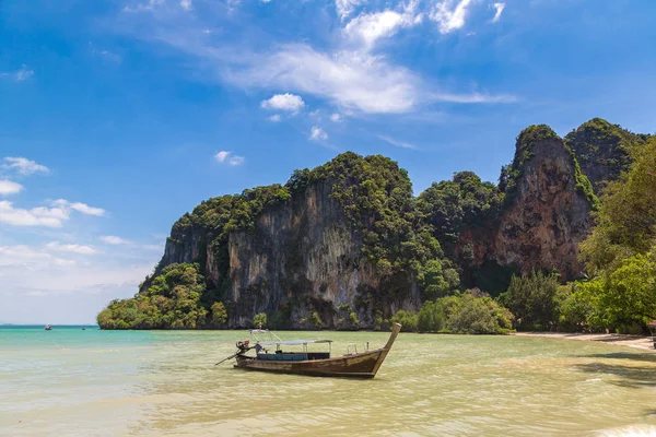 Tradycyjną Długą Łodzią Phra Nang Beach Krabi Tajlandia Letnie Dni — Zdjęcie stockowe