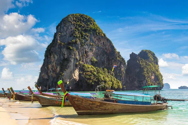 Hagyományos Hosszú Farok Hajót Phra Nang Beach Krabi Thaiföld Egy — Stock Fotó