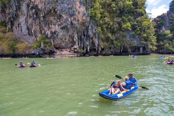 Phang Nga Thailand Марта 2018 Года Туристы Катаются Байдарках Национальном — стоковое фото