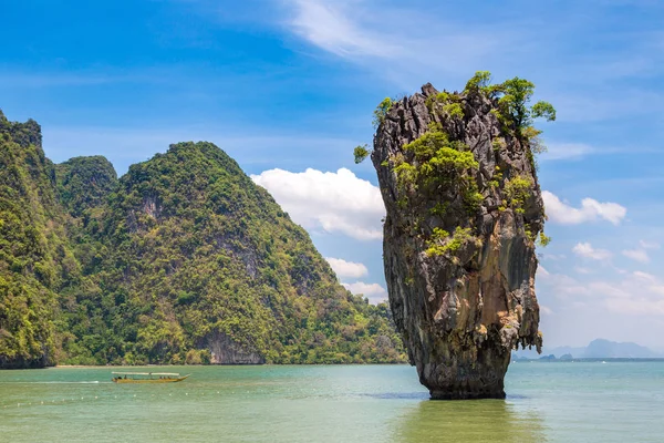 James Bond Adası Phang Nga Körfezindeki, bir yaz günü Tayland