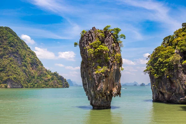 James Bond Adası Phang Nga Körfezindeki, bir yaz günü Tayland