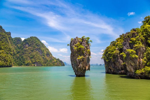 James Bond Adası Phang Nga Körfezindeki, bir yaz günü Tayland