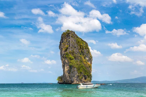 Poda Adası, bir yaz günü Tayland
