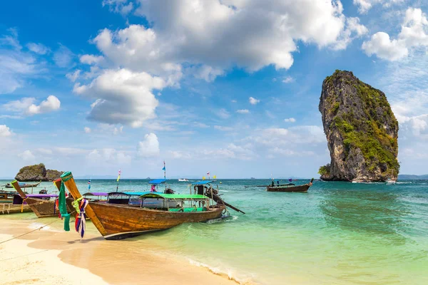 Poda Adası, bir yaz günü Tayland