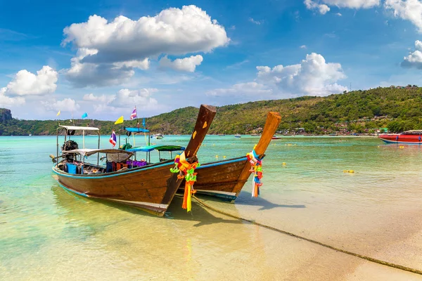 Традиционная Тайская Лодка Летний День Пляже Лог Далум Острове Пхи — стоковое фото