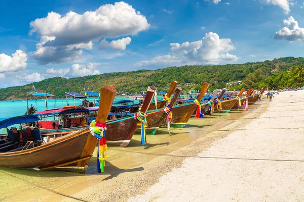 Традиционная Тайская Лодка Летний День Пляже Лог Далум Острове Пхи — стоковое фото