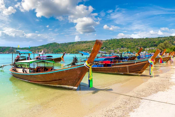 Barco Cauda Longa Tailandês Tradicional Log Dalum Beach Ilha Phi — Fotografia de Stock