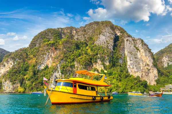Koh Phi Phi Don Island, Tayland bir yaz günü