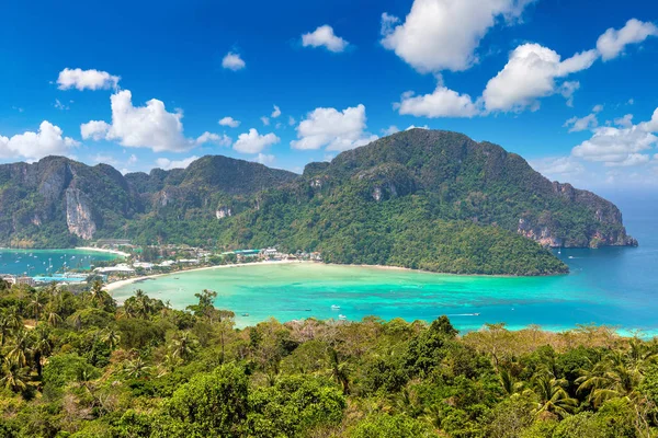 Phi Phi Don Island, Tayland bir yaz günü hava panoramik