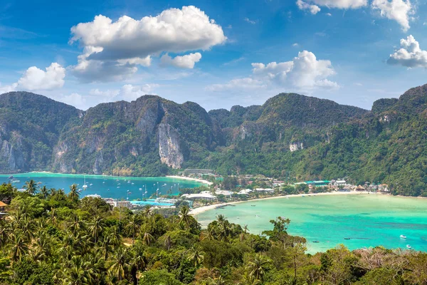 Phi Phi Don Island, Tayland bir yaz günü hava panoramik