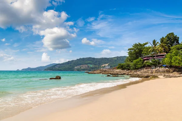 Patong beach ve Phuket Tayland Andaman Denizi bir yaz günü içinde