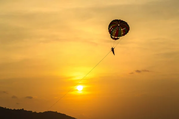 Para Voile Pendant Coucher Soleil Plage Patong Mer Andaman Sur — Photo