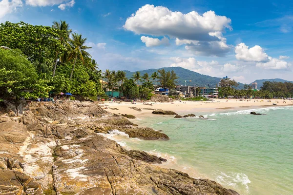Patong beach ve Phuket Tayland Andaman Denizi bir yaz günü içinde