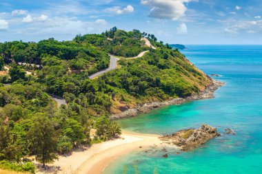 Yanui Beach Phuket Tayland adlı bir yaz günü içinde panoramik
