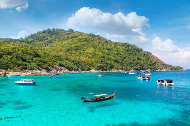 Raca (Raya) resort Island Phuket Island, Tayland bir yaz günü yakınındaki