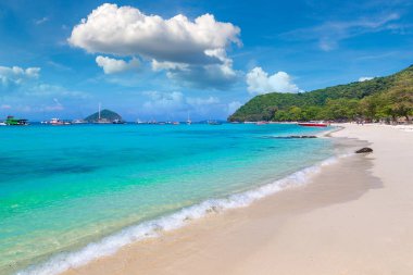 (O Ko) Coral Island Phuket Island, Tayland bir yaz günü yakınındaki