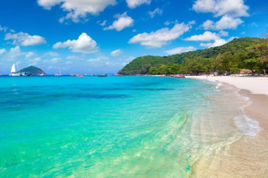 (O Ko) Coral Island Phuket Island, Tayland bir yaz günü yakınındaki