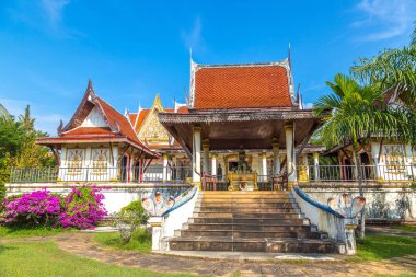 Budist Tapınağı Wat Kaew Manee Si Mahathat Tayland Phuket yakınındaki bir yaz günü