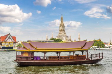 Wat Arun tapınakta bir yaz günü Bangkok, Tayland