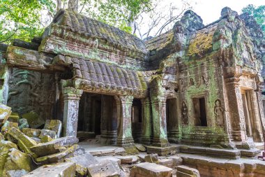 Ta Prohm tapınak kalıntıları olduğunu Khmer antik tapınak Siem Reap içinde karmaşık Angkor Wat, Kamboçya'da bir yaz günü