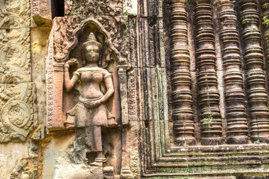 Ta Prohm tapınak kalıntıları olduğunu Khmer antik tapınak Siem Reap içinde karmaşık Angkor Wat, Kamboçya'da bir yaz günü
