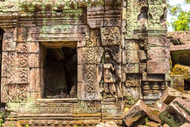 Ta Prohm tapınak kalıntıları olduğunu Khmer antik tapınak Siem Reap içinde karmaşık Angkor Wat, Kamboçya'da bir yaz günü