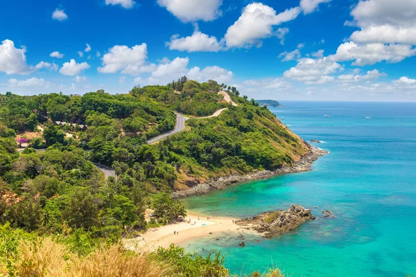 Yanui Beach Phuket Tayland adlı bir yaz günü içinde panoramik