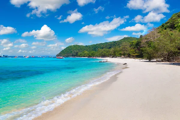 (O Ko) Coral Island Phuket Island, Tayland bir yaz günü yakınındaki