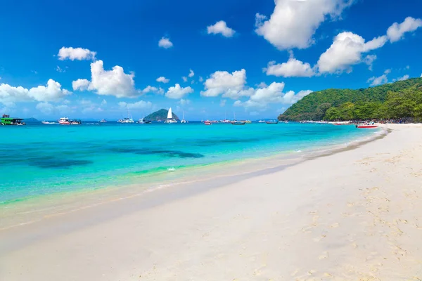 (O Ko) Coral Island Phuket Island, Tayland bir yaz günü yakınındaki