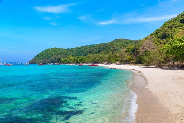 夏の日タイ プーケット島付近 コーラル島 — ストック写真