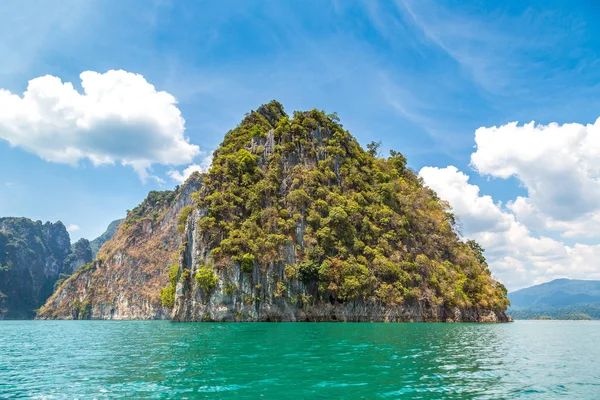 Beautiful Nature Cheow Lan Lake Ratchaprapha Dam Khao Sok National — Stock Photo, Image