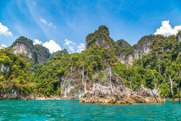 Prachtige Natuur Bij Cheow Lan Lake Ratchaprapha Dam Khao Sok — Stockfoto