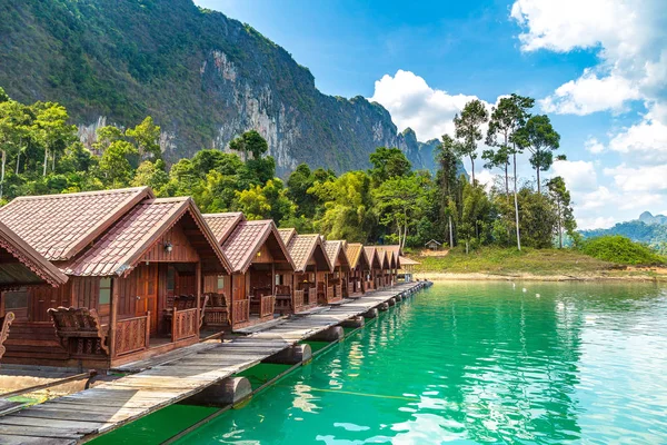 Bungalows Thaïlandais Traditionnels Lac Cheow Lan Barrage Ratchaprapha Parc National — Photo