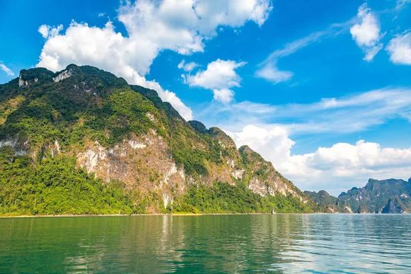 Beautiful Nature Cheow Lan Lake Ratchaprapha Dam Khao Sok National — Stock Photo, Image