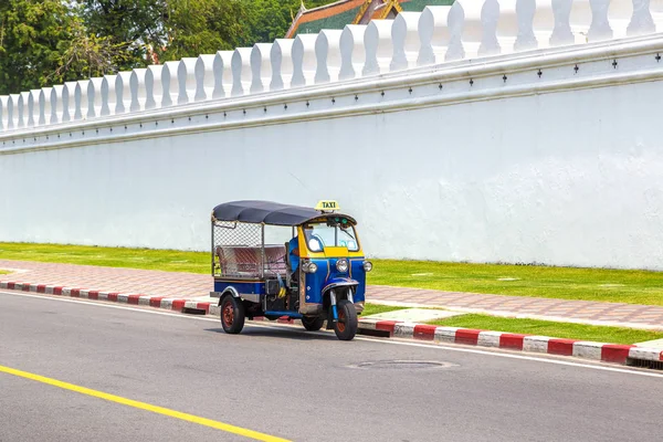 Taxi Traditionnel Tuk Tuk Bangkok Thaïlande Dans Une Journée Été — Photo