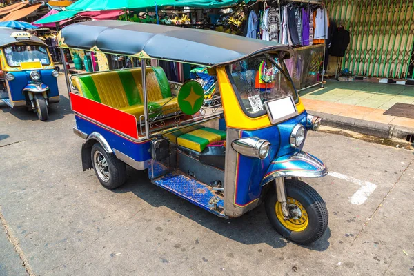 Táxi Tradicional Tuk Tuk Bangkok Tailândia Dia Verão — Fotografia de Stock