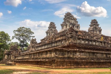 Ta Keo tapınak kalıntıları olduğunu Khmer antik tapınak Siem Reap içinde karmaşık Angkor Wat, Kamboçya'da bir yaz günü