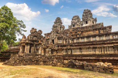 Ta Keo tapınak kalıntıları olduğunu Khmer antik tapınak Siem Reap içinde karmaşık Angkor Wat, Kamboçya'da bir yaz günü