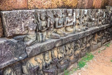 Heykel duvar filler Teras Tapınağı üzerinde karmaşık Angkor Wat Siem Reap, Kamboçya içinde Khmer antik tapınak.