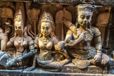Heykel duvar filler Teras Tapınağı üzerinde karmaşık Angkor Wat Siem Reap, Kamboçya içinde Khmer antik tapınak.