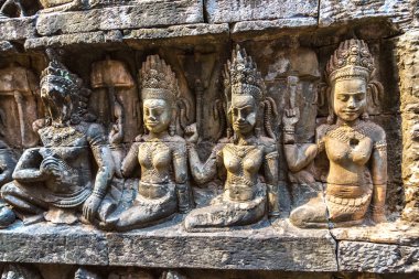 Heykel duvar filler Teras Tapınağı üzerinde karmaşık Angkor Wat Siem Reap, Kamboçya içinde Khmer antik tapınak.