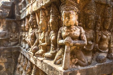 Heykel duvar filler Teras Tapınağı üzerinde karmaşık Angkor Wat Siem Reap, Kamboçya içinde Khmer antik tapınak.